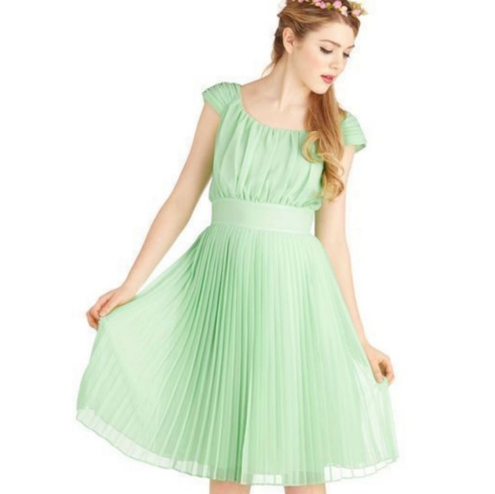 Modcloth Green Chiffon Dress